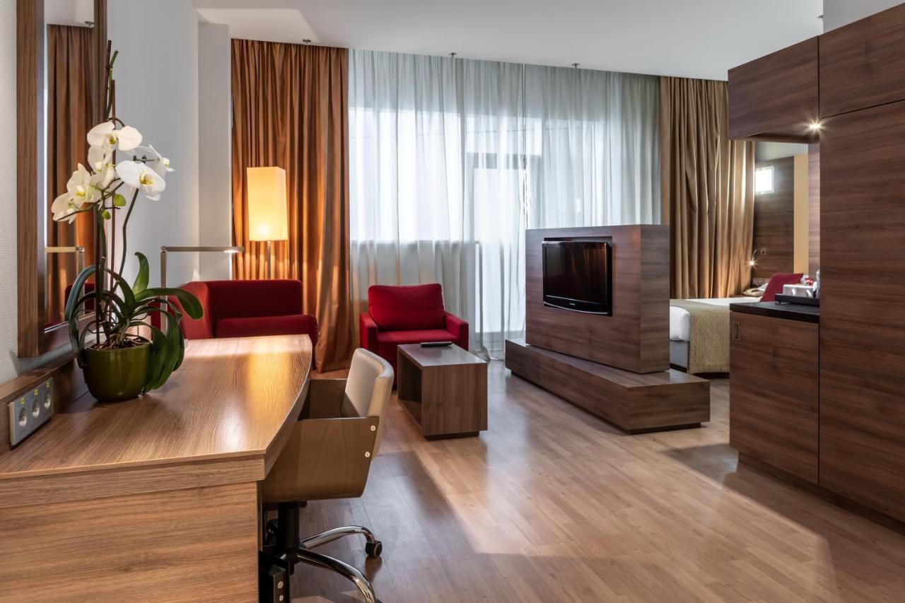 Ramada Encore Kyiv Exterior photo