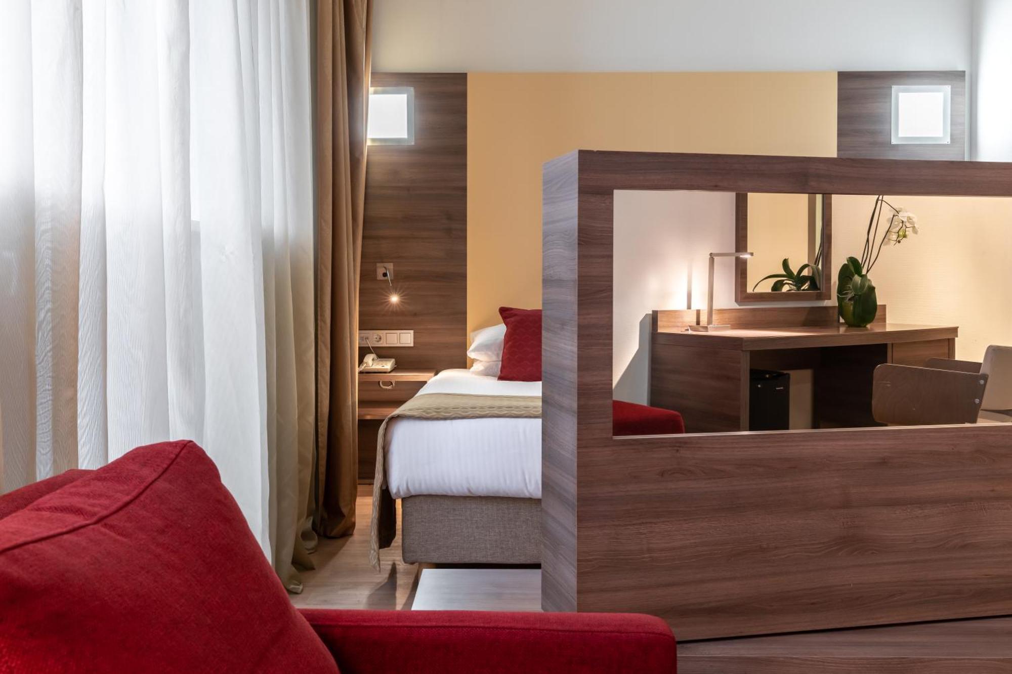 Ramada Encore Kyiv Room photo